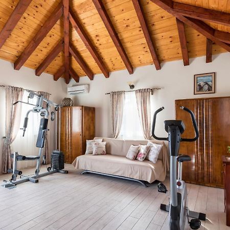 Luxurious Villa In Selca With Pool Esterno foto